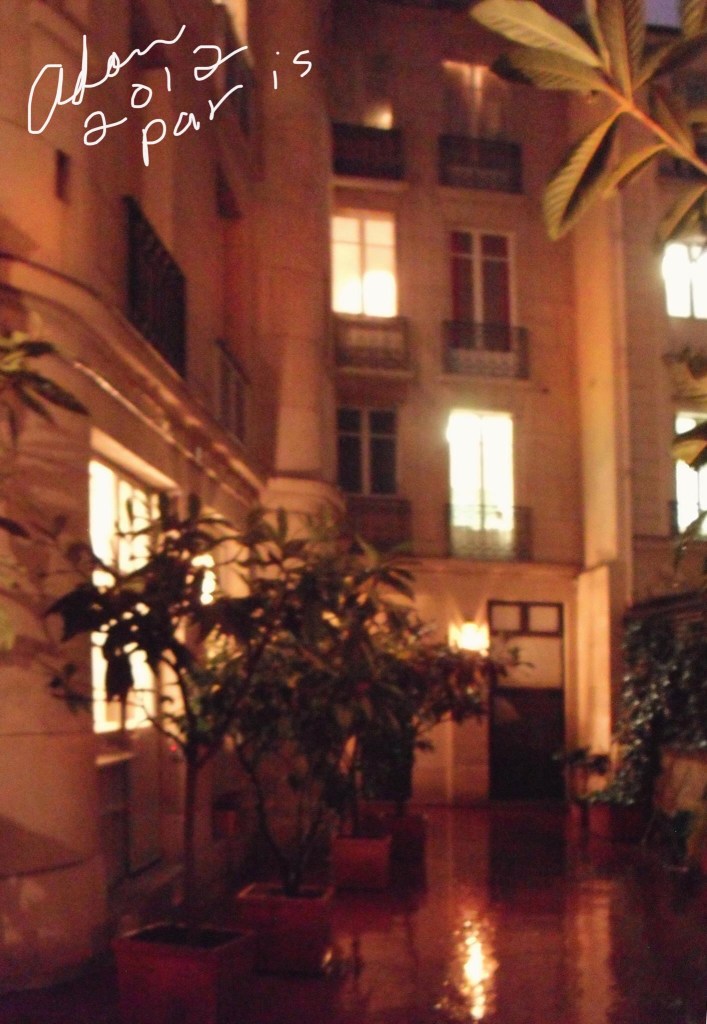 Apt Bldg in Paris 2012 ©Felipe Adan Lerma