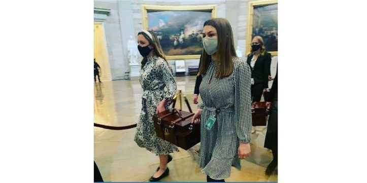 Women Heroes at United States Senate January 06, 2021 https://twitter.com/raemargaret61/status/1347069782932205569?s=21 Tweet via Robbin @RaeMargaret61 Seen via @matthewjdowd