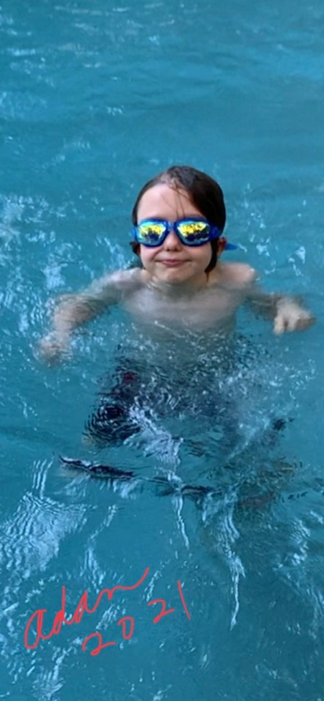 Max at the pool 06.09.21 ©Felipe Adan Lerma